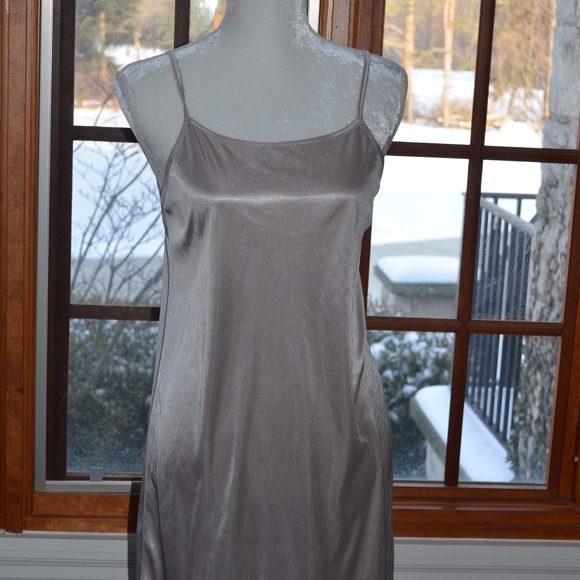 TaupeDress - Picture 5 of 5